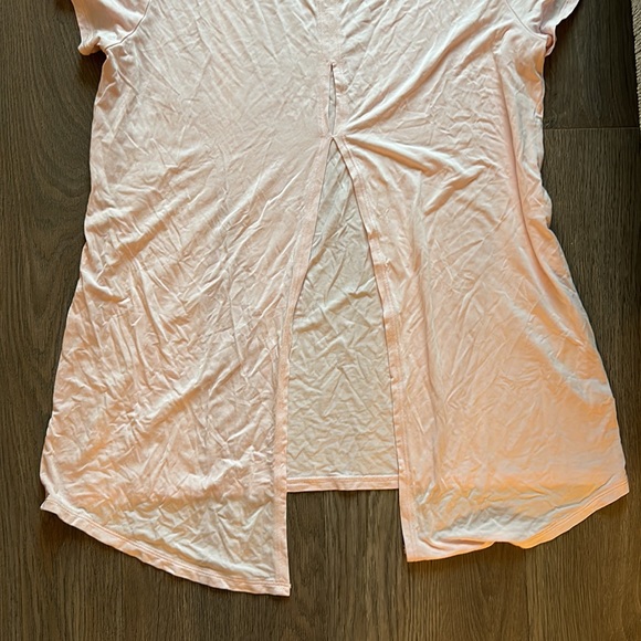 Open back lululemon shirt - Picture 5 of 8